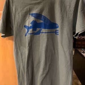 Men’s med Patagonia tshirt new